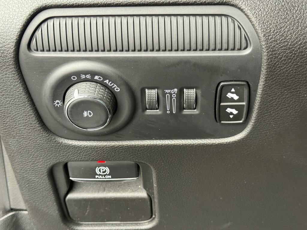 Used 2024 Jeep Wagoneer L Series II w/ Flexible Seating Group image 21