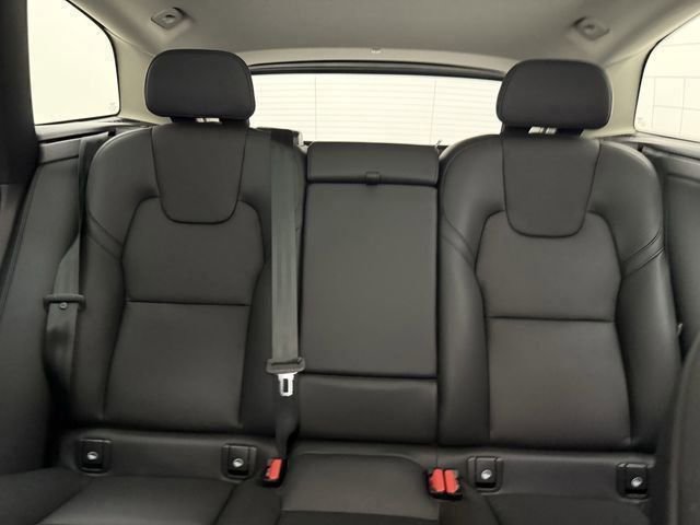 Certified 2023 Volvo XC60 B5 Plus w/ Climate Package image 27