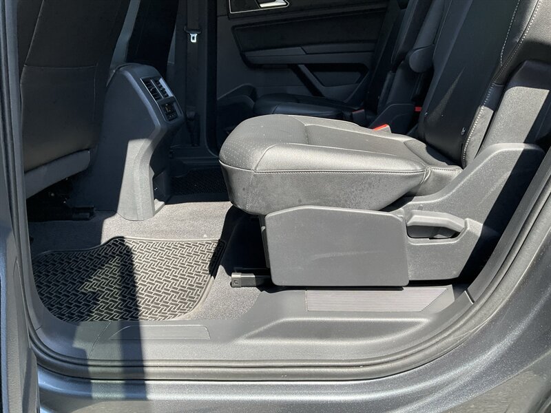 Used 2019 Volkswagen Atlas SEL AWD/4WD image 16