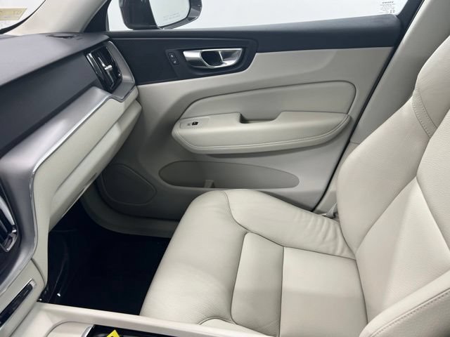 Used 2023 Volvo XC60 B5 Core w/ Climate Package AWD/4WD image 19