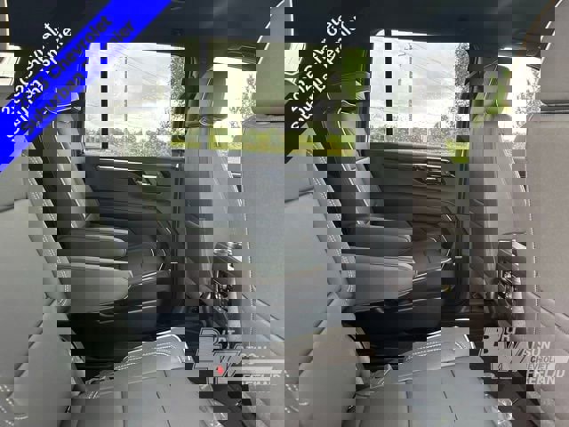 New 2025 Chevrolet Suburban Premier image 26