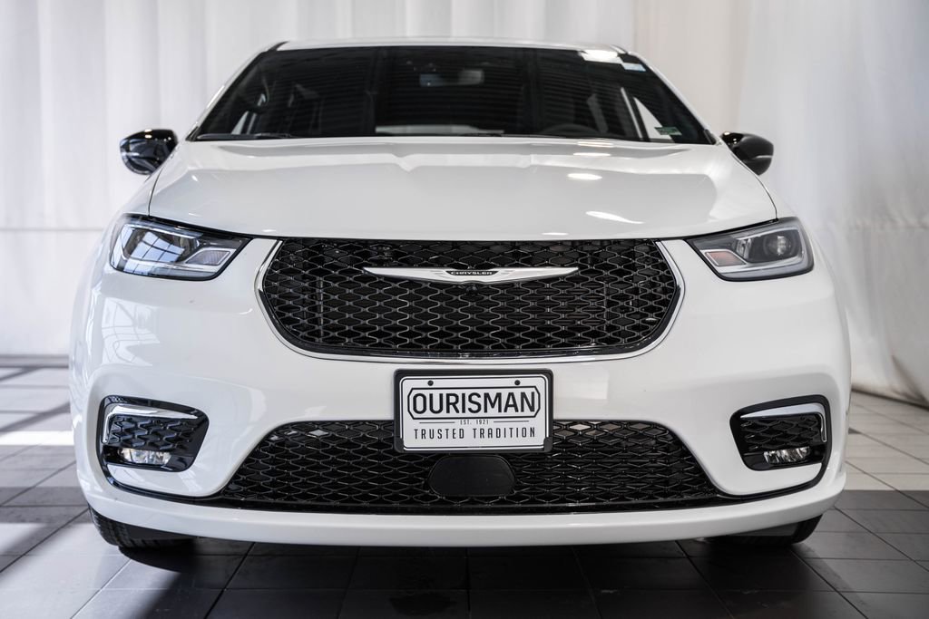 New 2026 Chrysler Pacifica Select image 2
