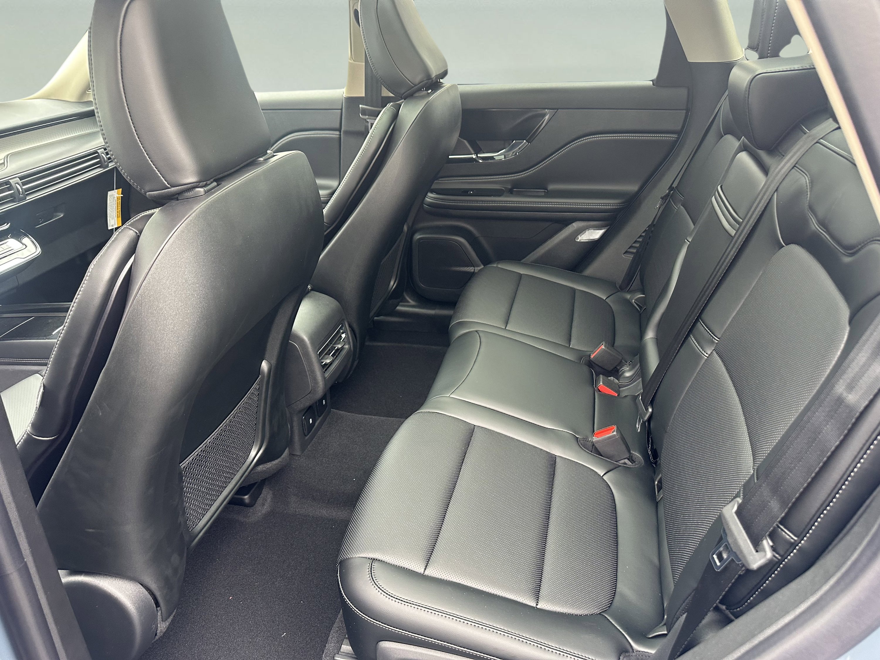 New 2026 Lincoln Corsair Premiere image 10