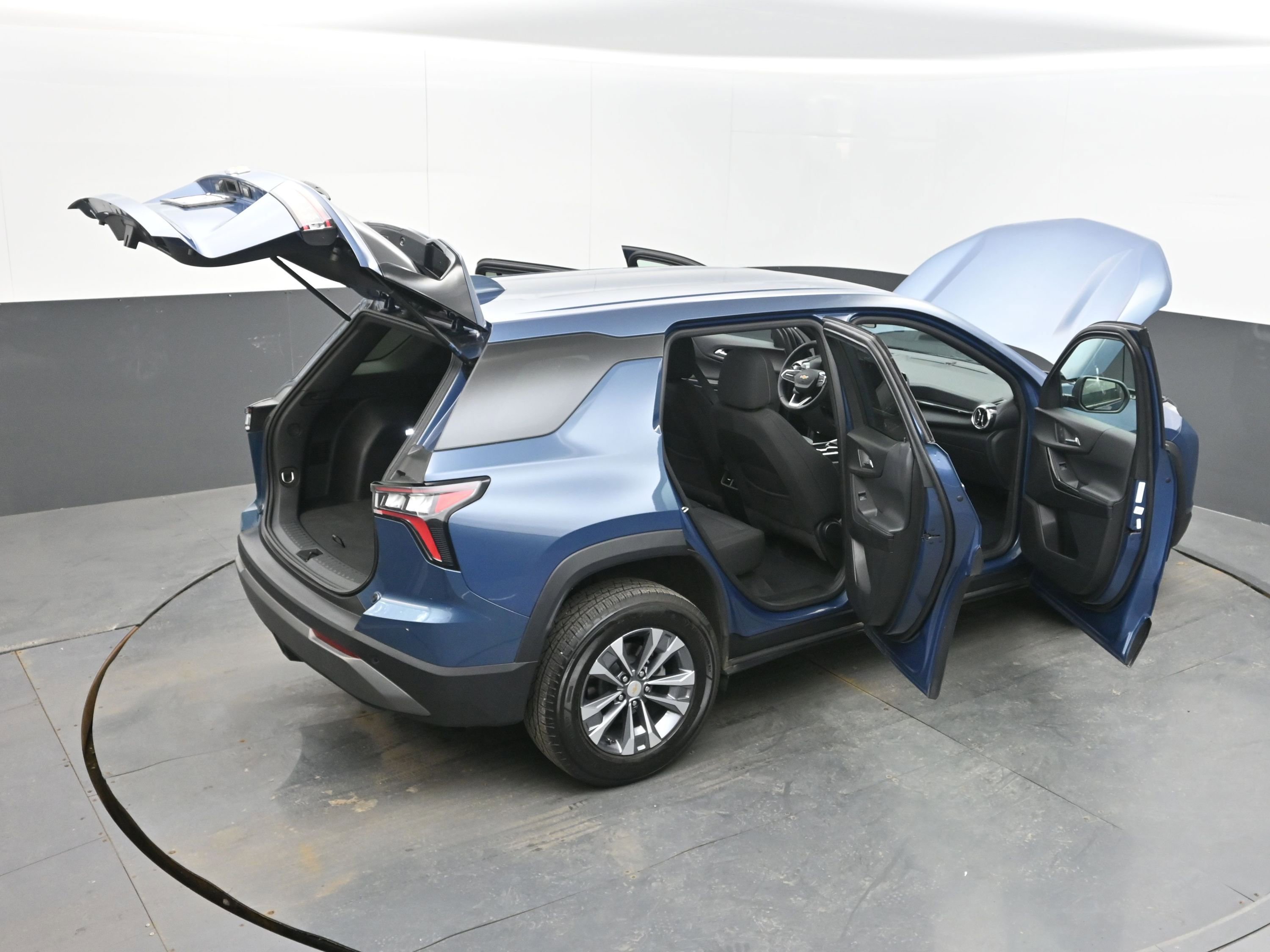 Used 2025 Chevrolet Equinox LT image 42