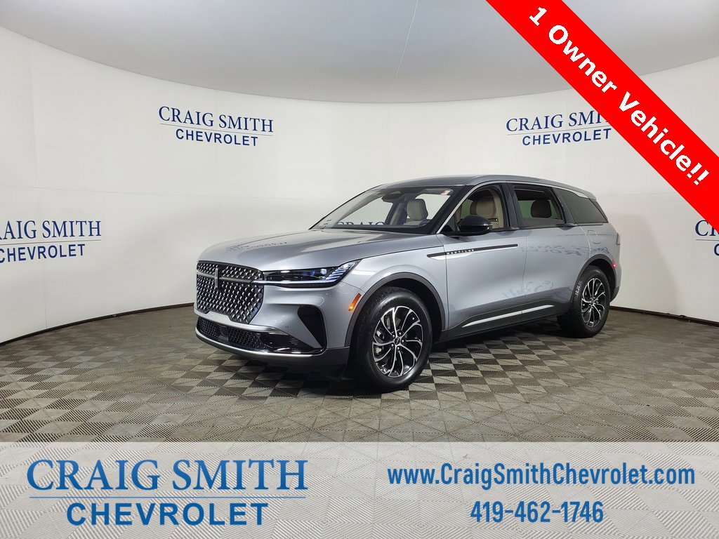 Used 2025 Lincoln Nautilus Premier image 1