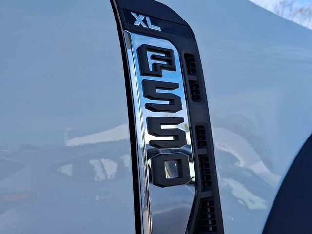 New 2026 Ford F550 4x4 Supercab Super Duty image 4