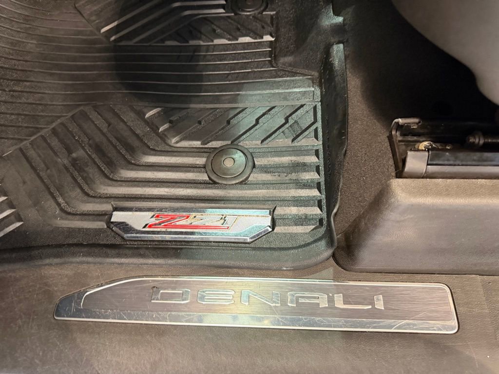 Used 2023 GMC Sierra 2500 Denali w/ Denali Ultimate Package image 13