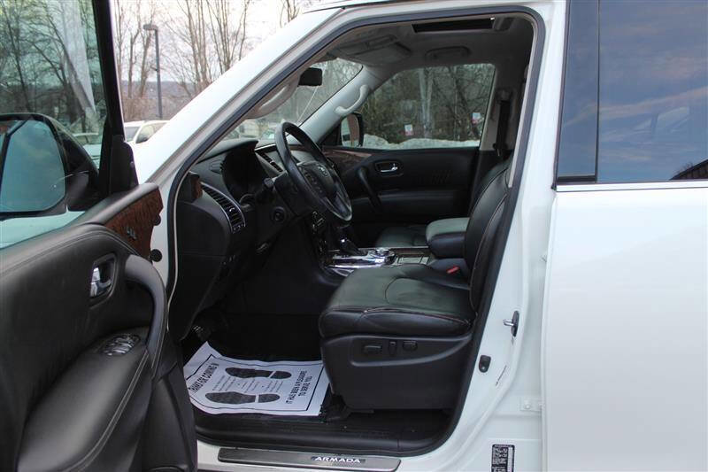 Used 2018 Nissan Armada Platinum w/ Interior Lighting Package image 10