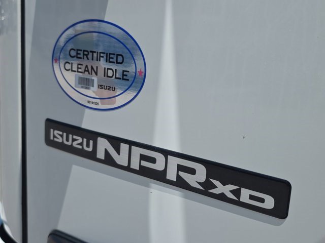 Used 2023 Isuzu NPR RWD image 16