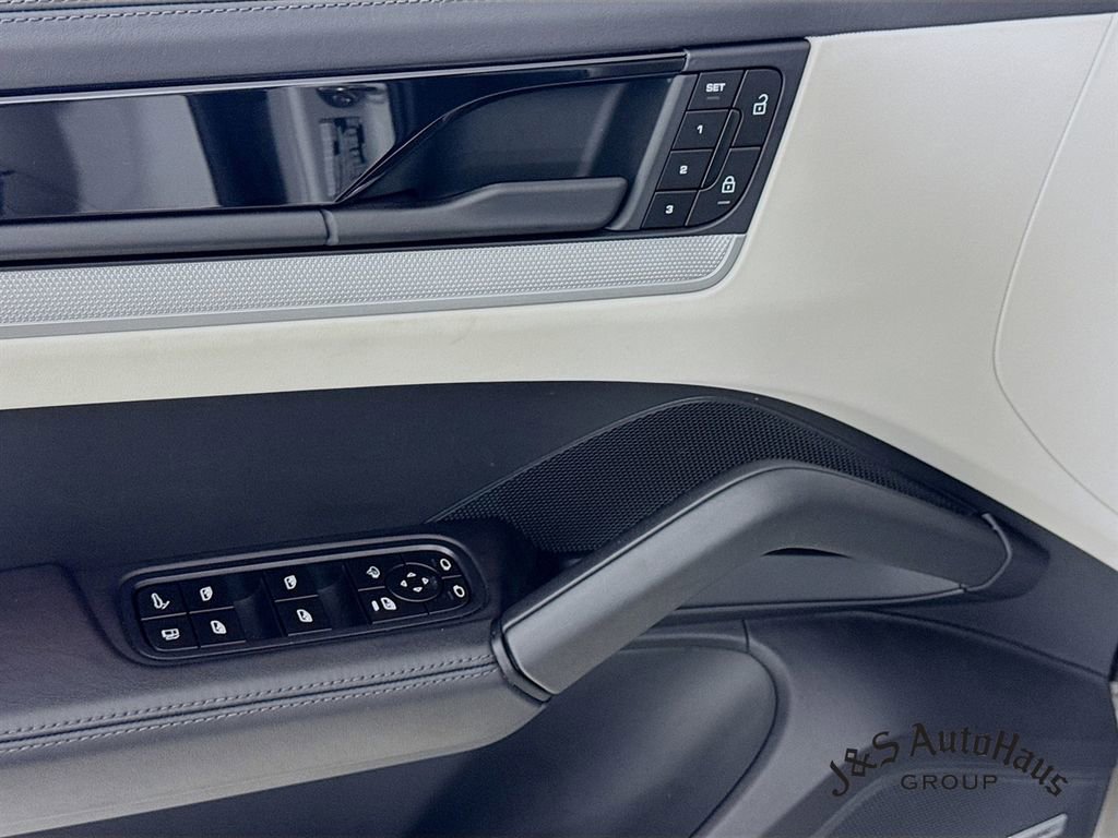 Used 2024 Porsche Cayenne S image 24