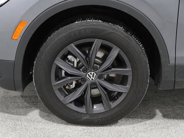 Certified 2024 Volkswagen Tiguan SE image 21