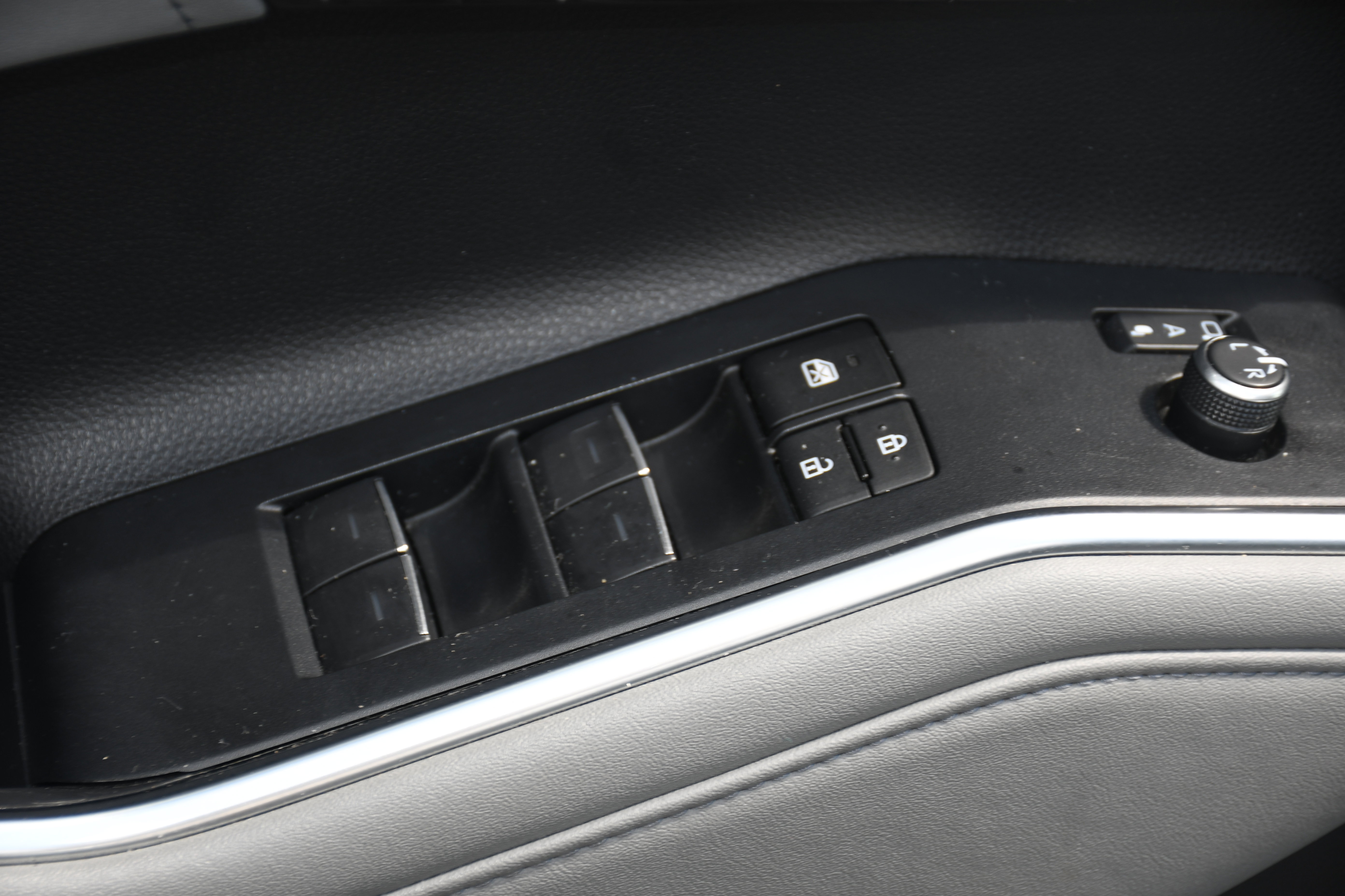 Used 2023 Toyota Highlander Platinum FWD image 12