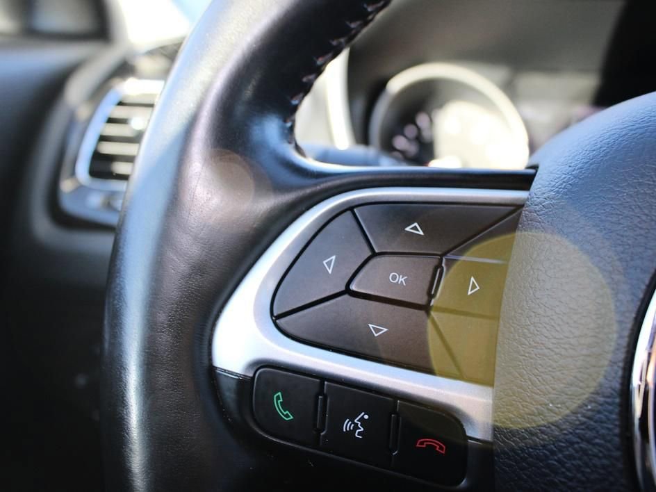 Used 2020 Jeep Compass Limited image 17