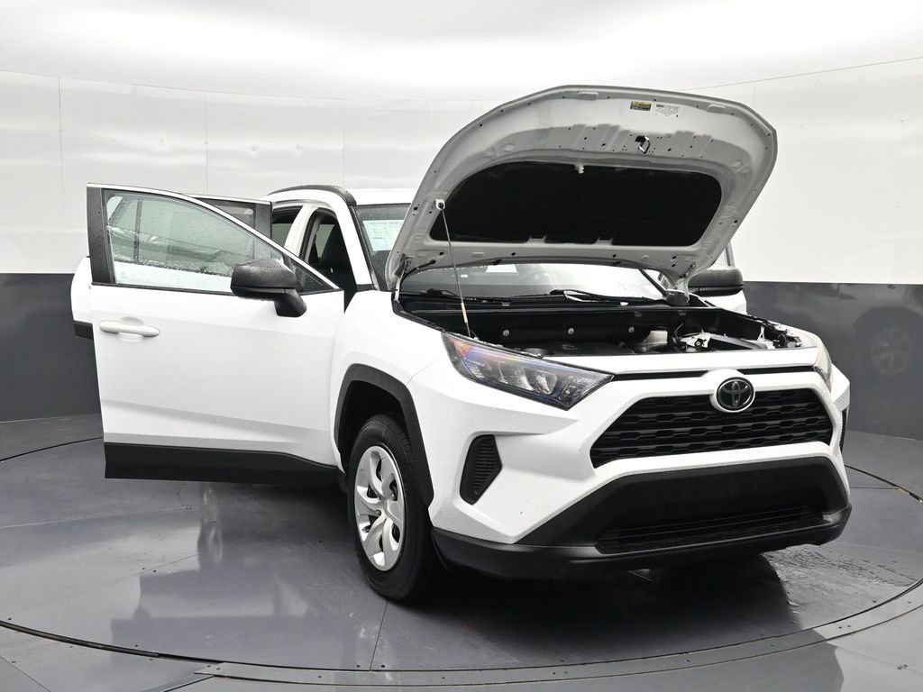 Used 2020 Toyota RAV4 LE FWD image 34