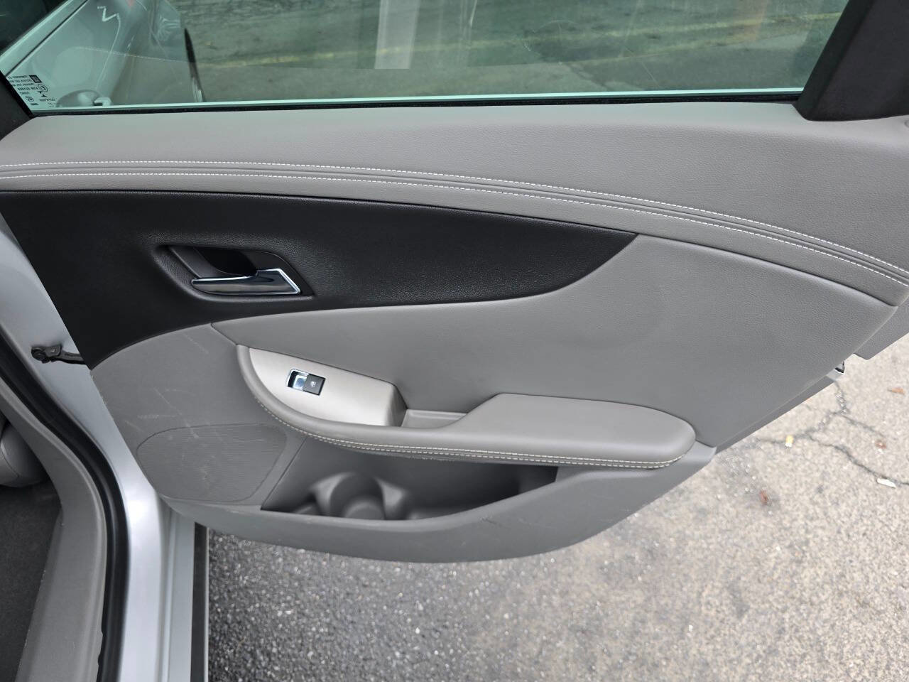 Used 2017 Chevrolet Impala LS FWD image 25
