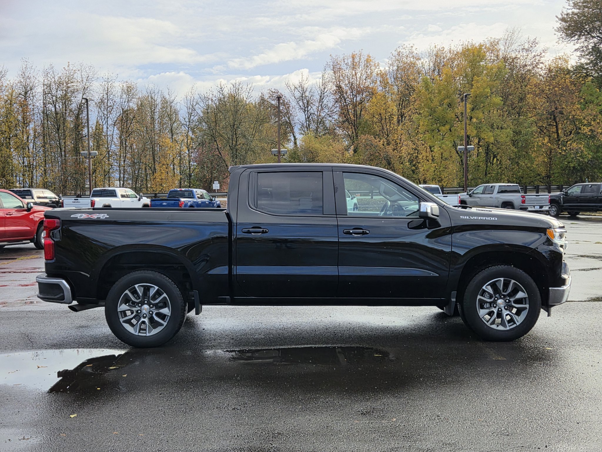Used 2026 Chevrolet Silverado 1500 LT AWD/4WD image 11