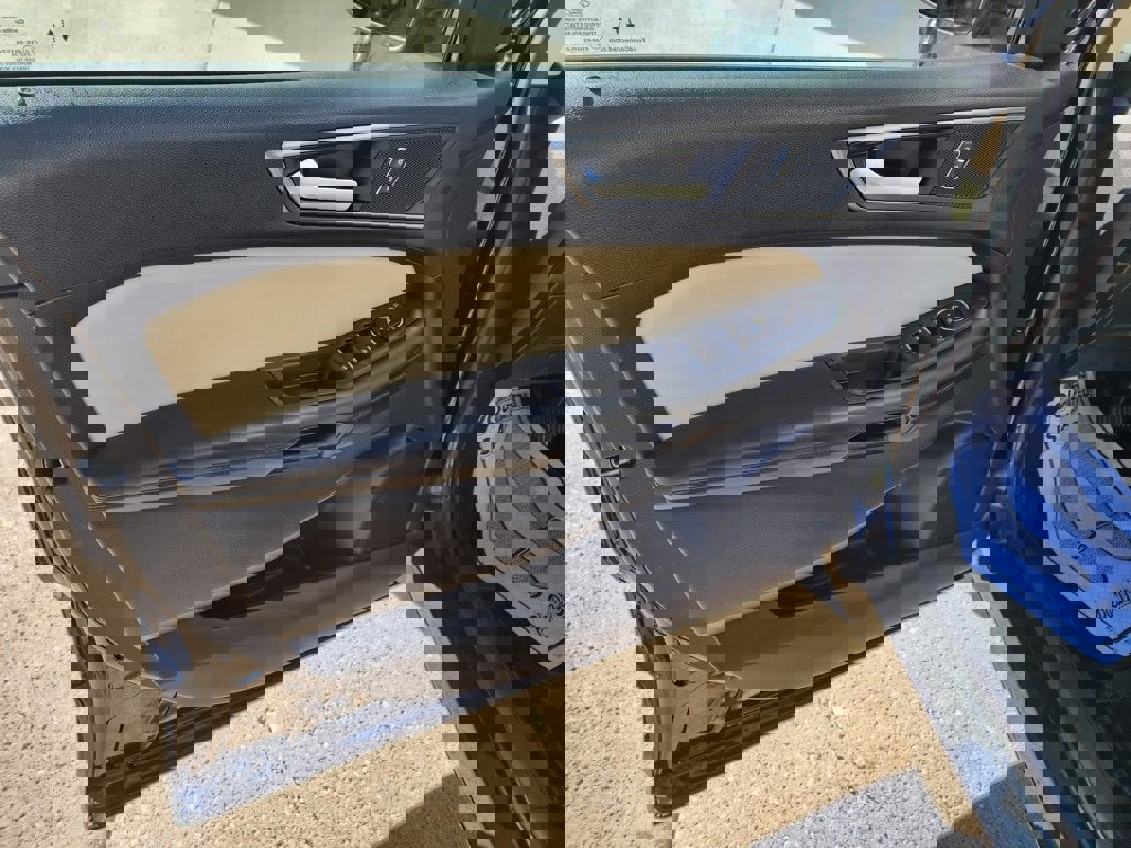 Used 2022 Ford Edge SE w/ Black Appearance Package image 9