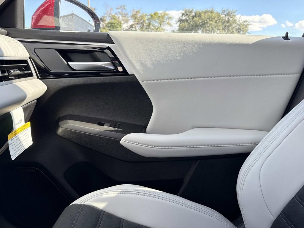 New 2025 Mitsubishi Outlander SE image 24