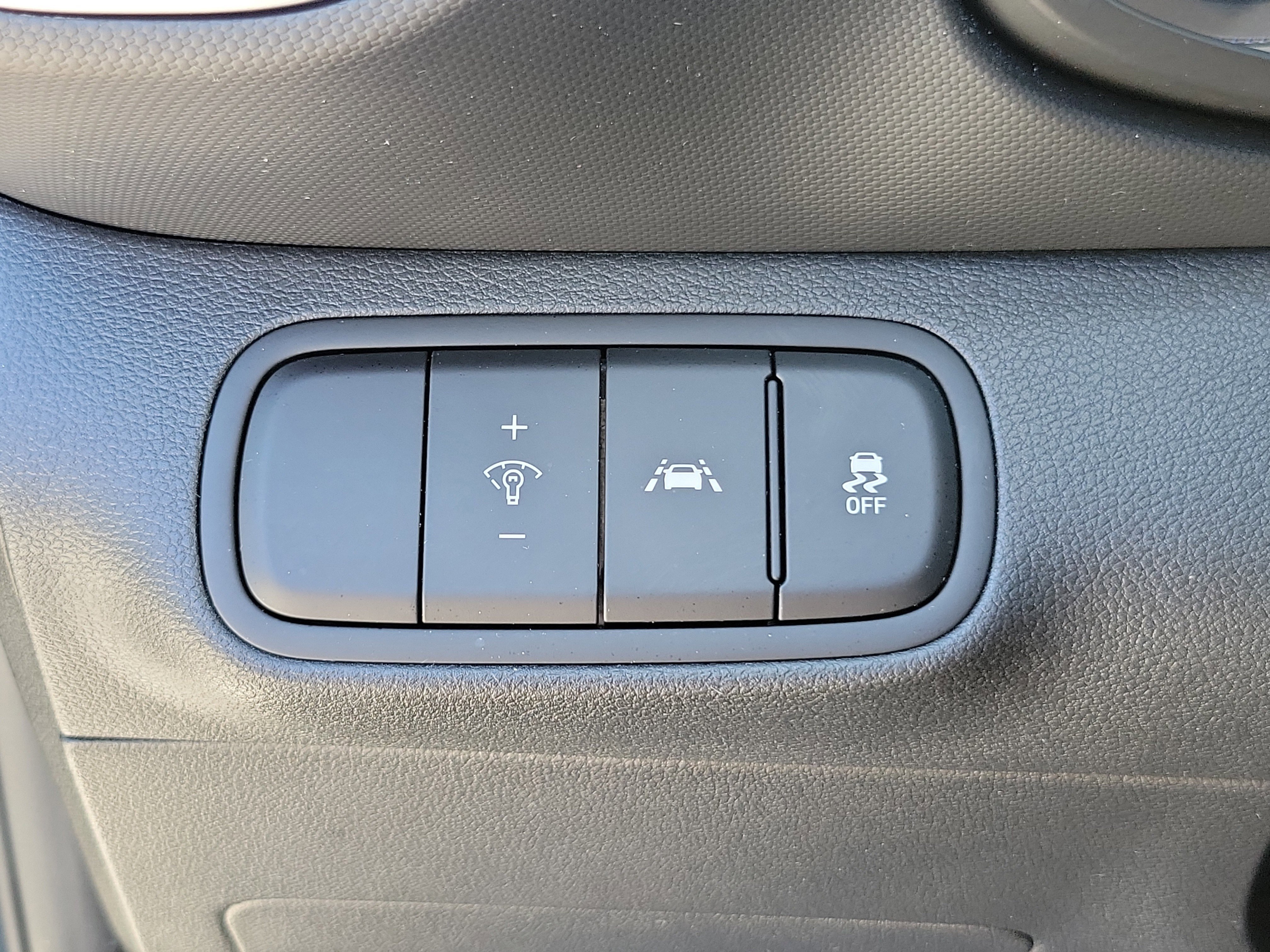Used 2022 Hyundai Venue SEL FWD image 26