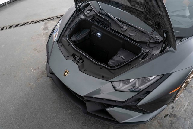 Used 2023 Lamborghini Huracan Tecnica image 25