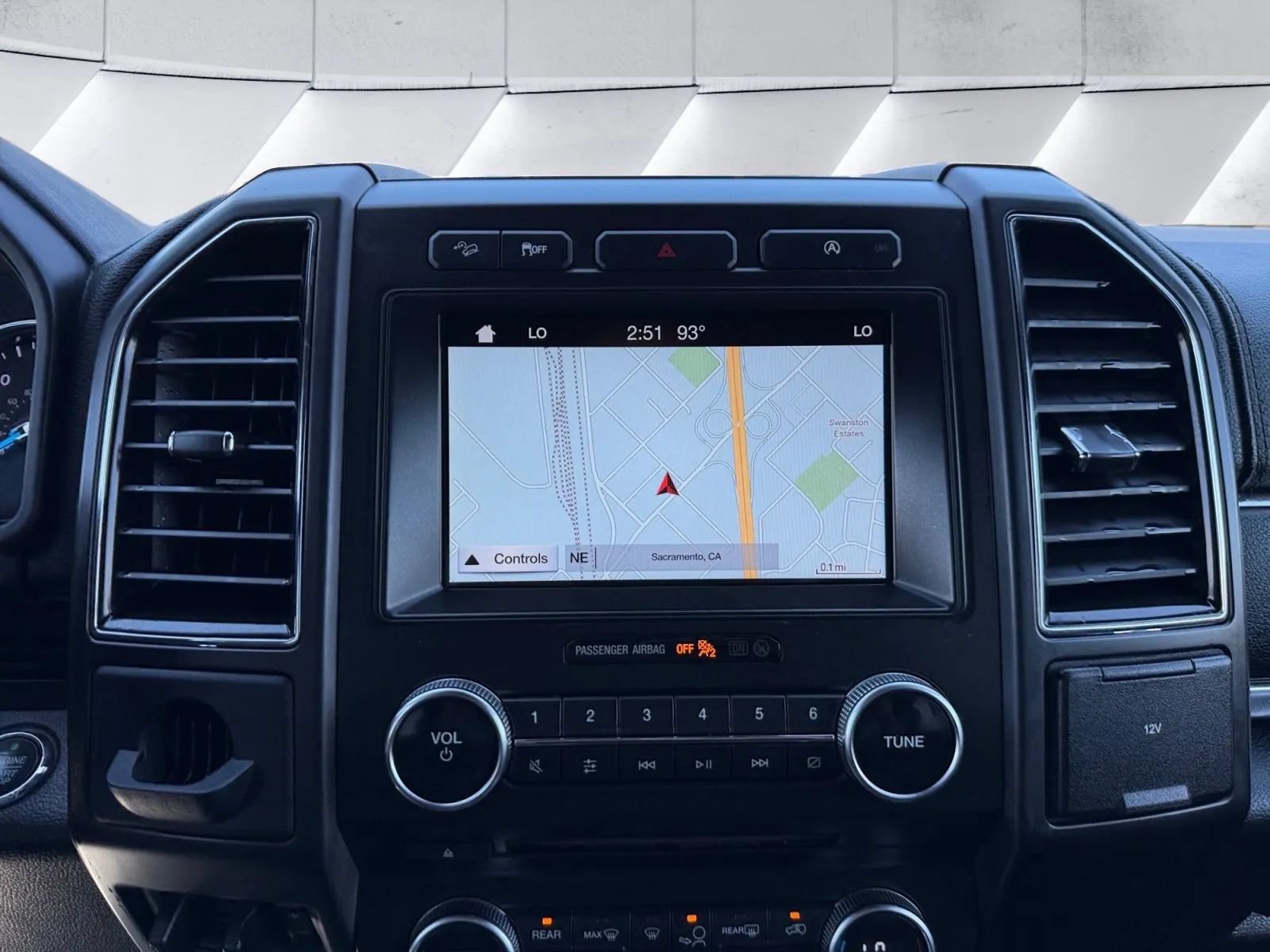 Used 2018 Ford Expedition Limited AWD/4WD image 15
