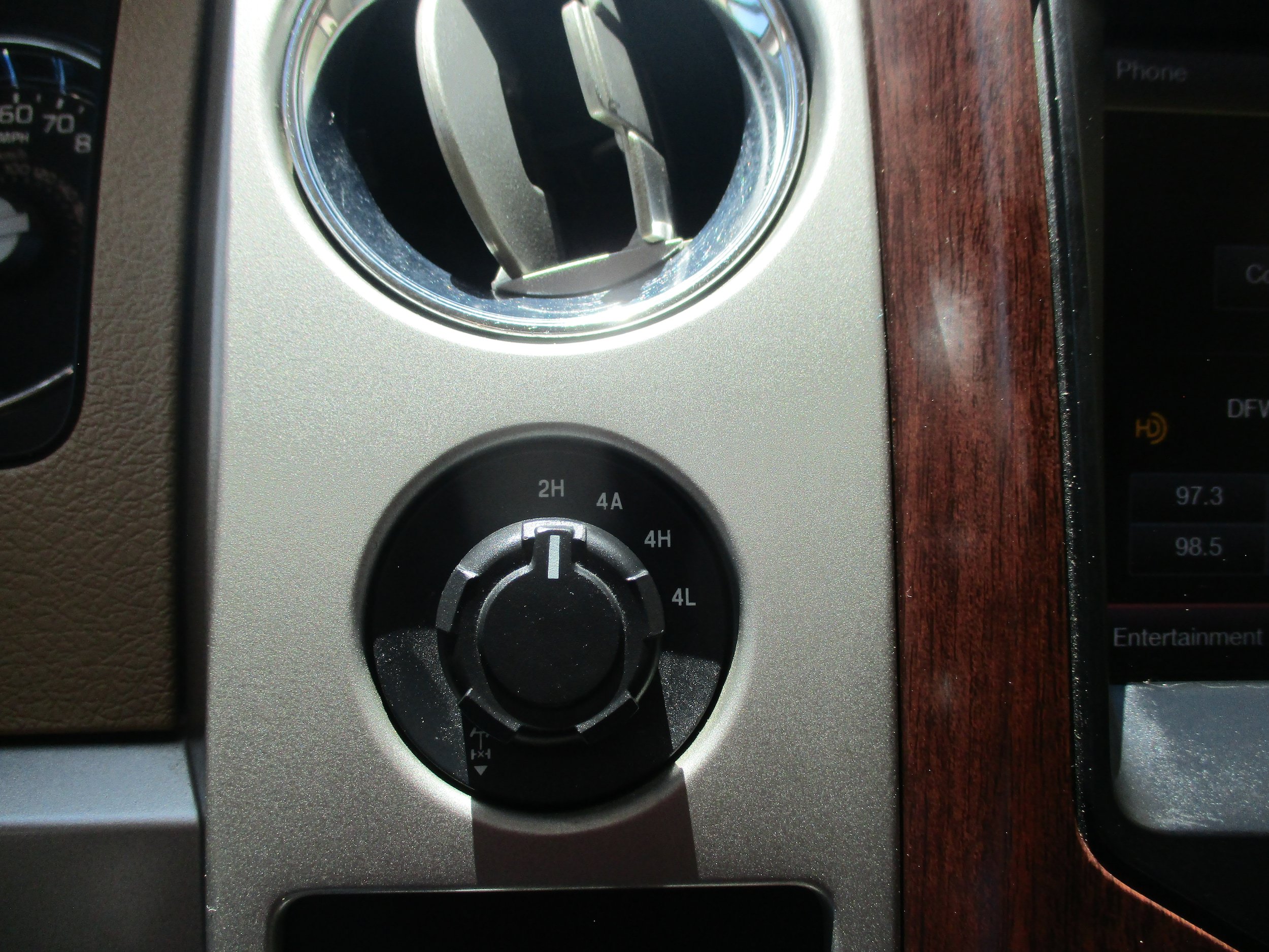 Used 2014 Ford F150 King Ranch w/ King Ranch Luxury Package AWD/4WD image 19