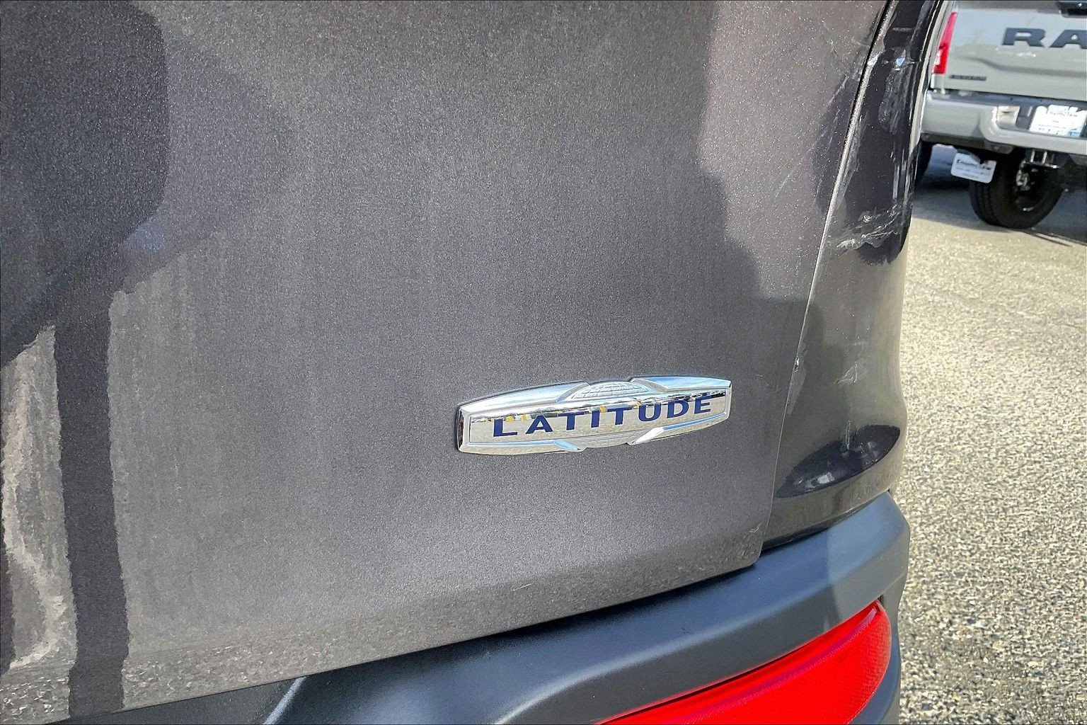 Used 2018 Jeep Cherokee Latitude Plus w/ Comfort/Convenience Group image 14