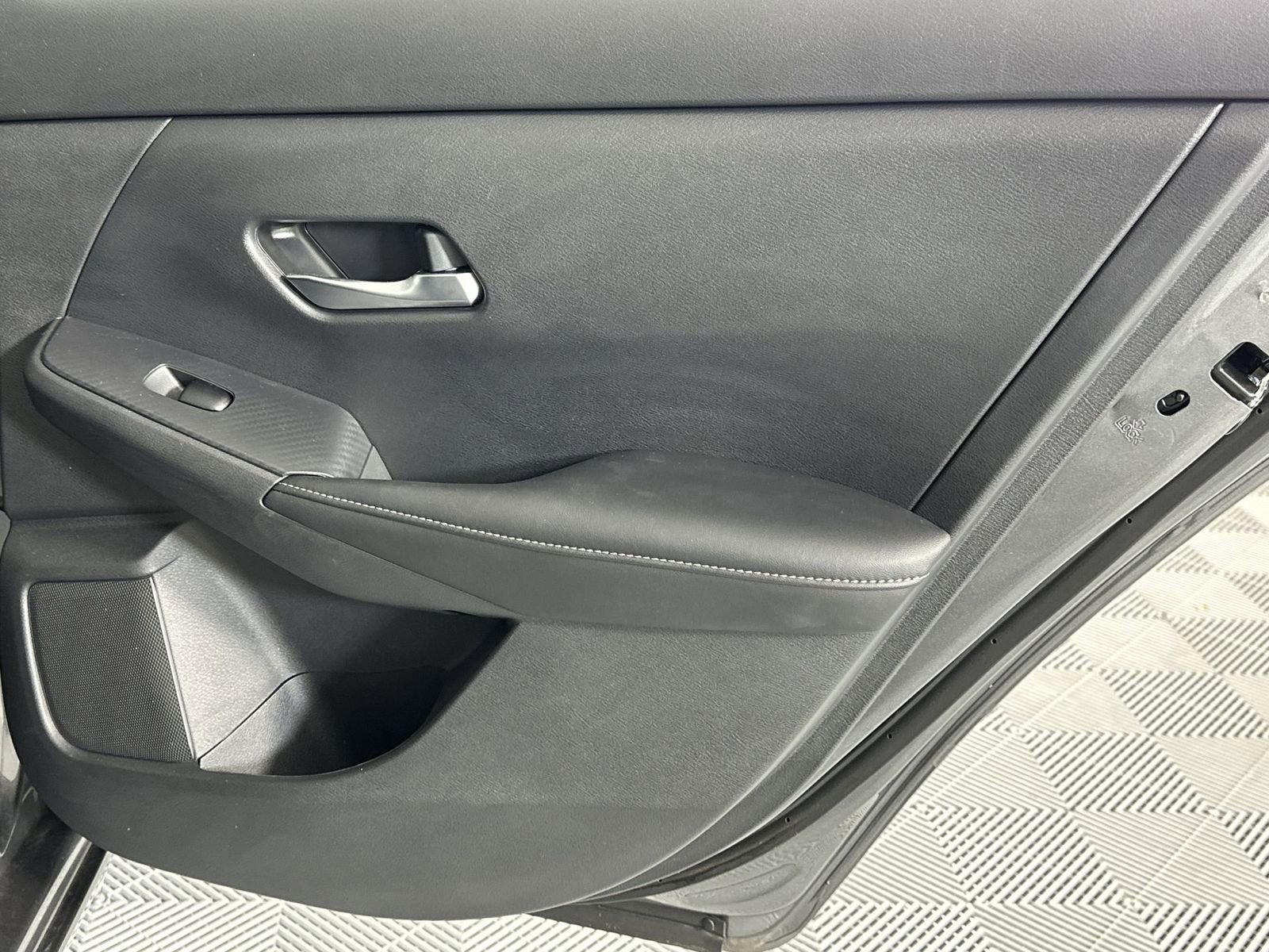 Used 2023 Nissan Sentra SV image 32