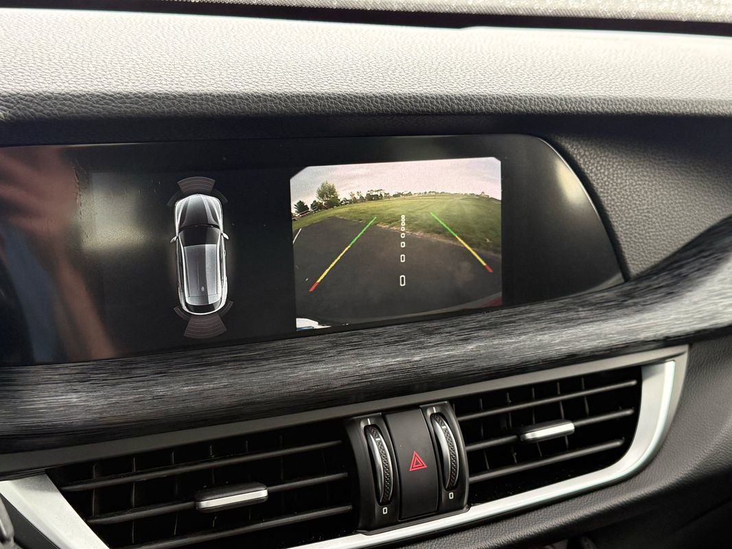 Used 2022 Alfa Romeo Stelvio Sprint image 22