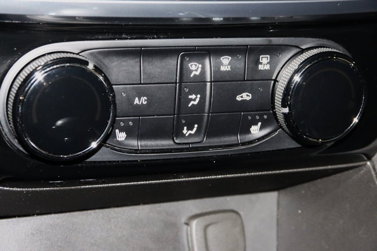 Used 2024 Buick Encore GX Sport Touring w/ Comfort Package FWD image 44