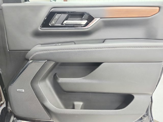 Used 2025 GMC Yukon Denali AWD/4WD image 41