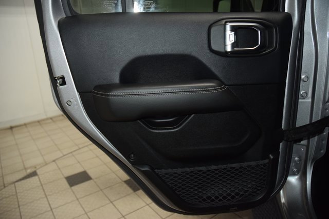 Used 2018 Jeep Wrangler Unlimited Sahara image 45