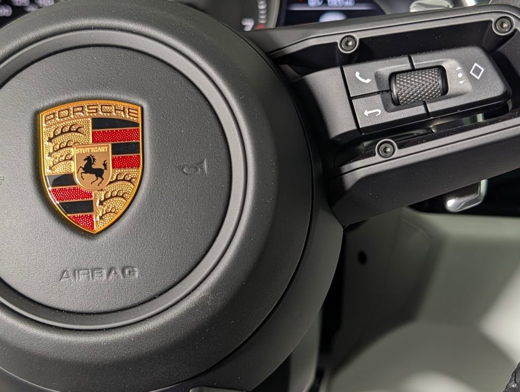 New 2026 Porsche Macan image 38