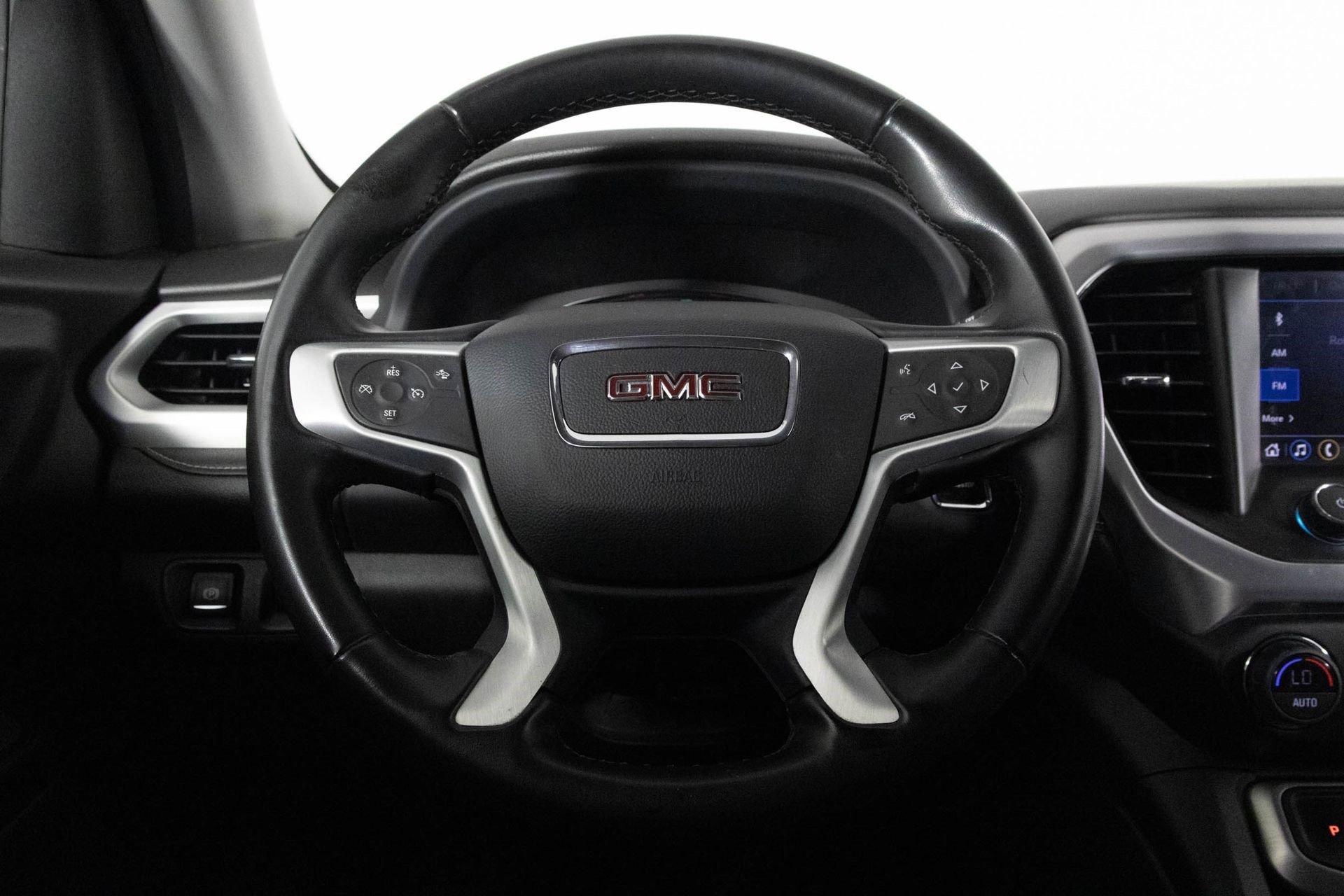 Certified 2023 GMC Acadia SLT image 28