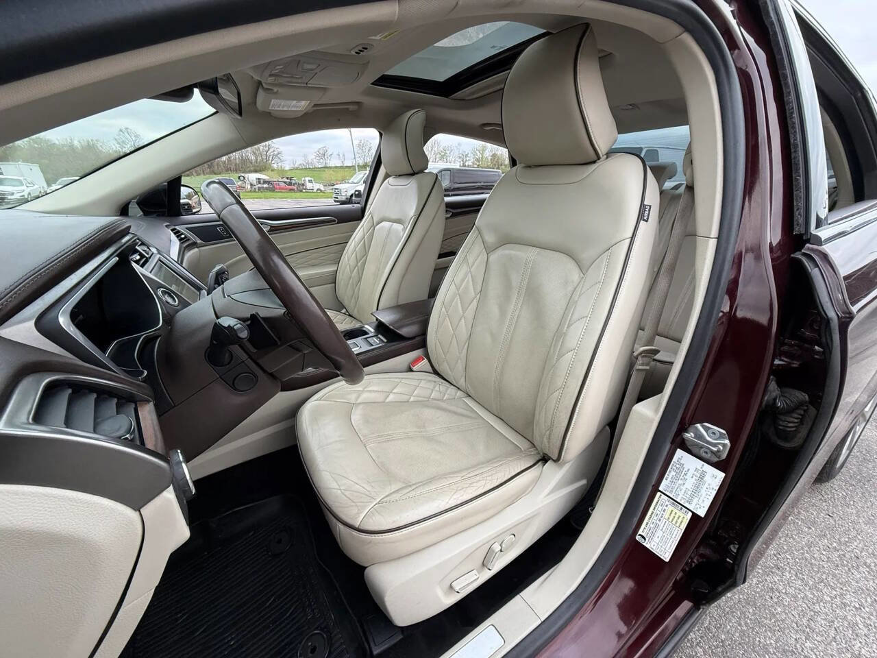 Used 2017 Ford Fusion Platinum FWD image 25