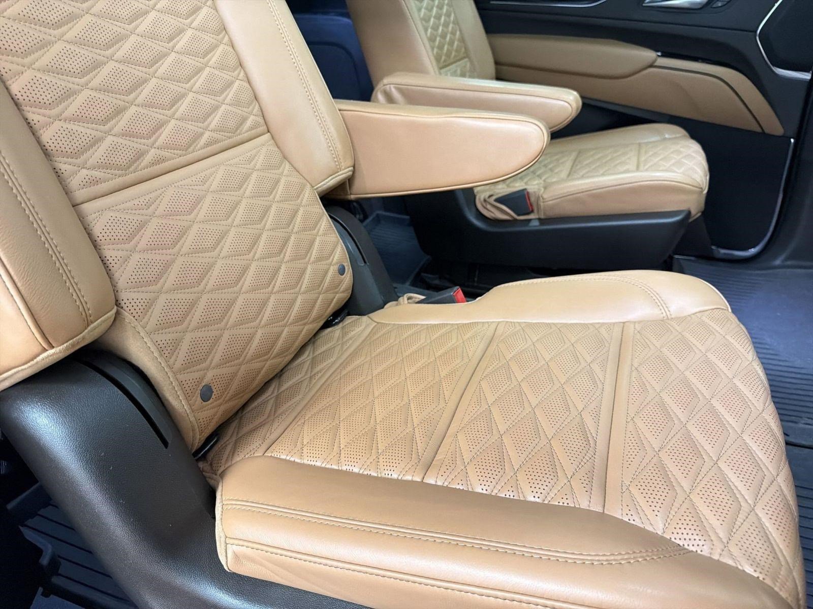 Used 2024 Cadillac Escalade ESV Sport w/ LPO, ONYX Package image 25