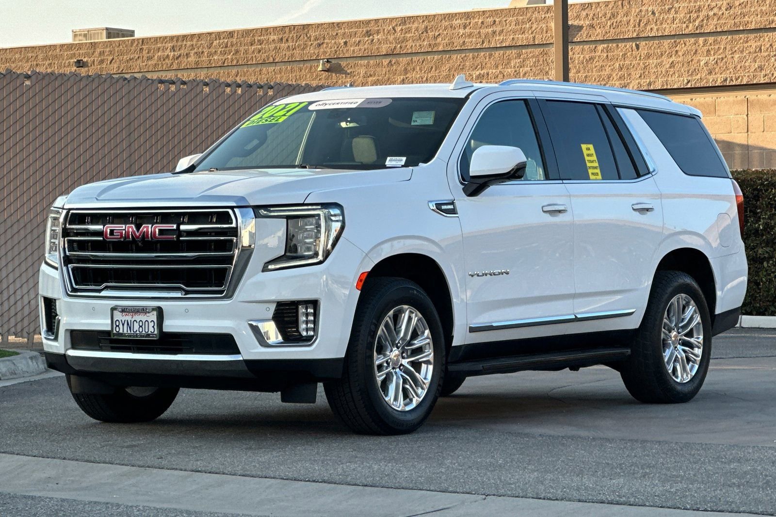 Used 2021 GMC Yukon SLT w/ SLT Luxury Package image 8