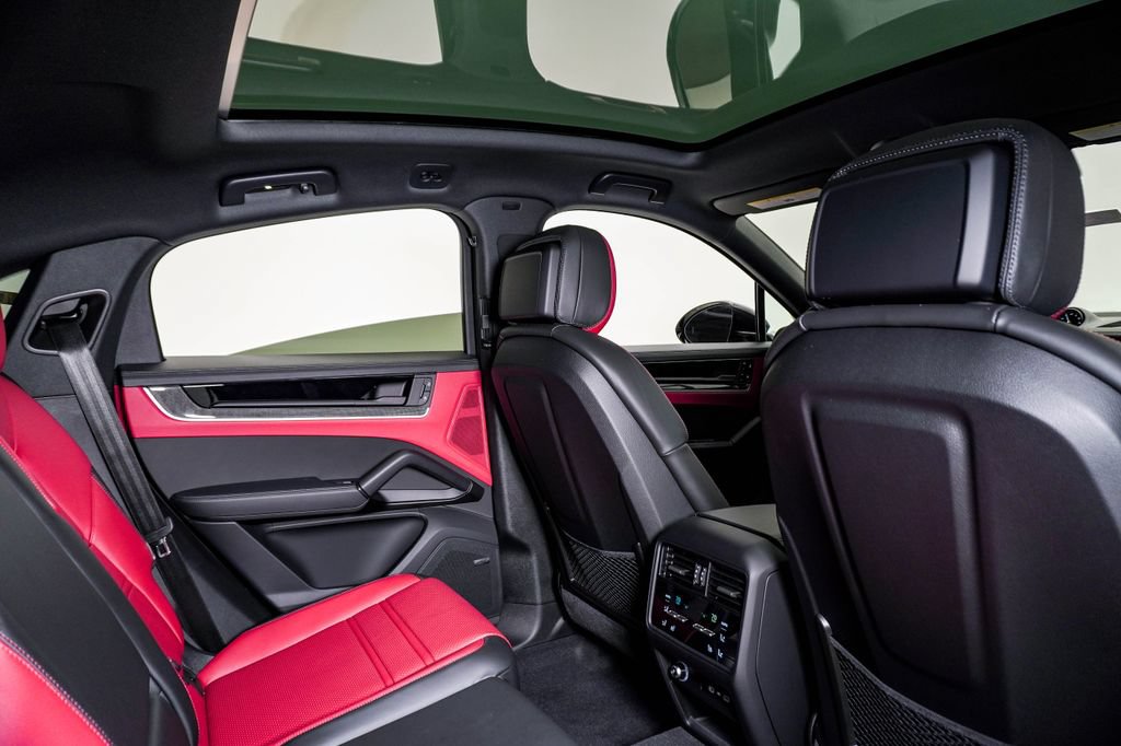 New 2026 Porsche Cayenne Coupe AWD/4WD image 16