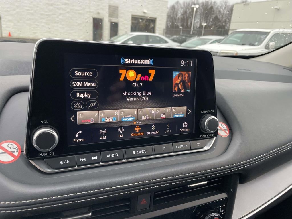 Used 2025 Nissan Rogue SV w/ SV Premium Package image 41