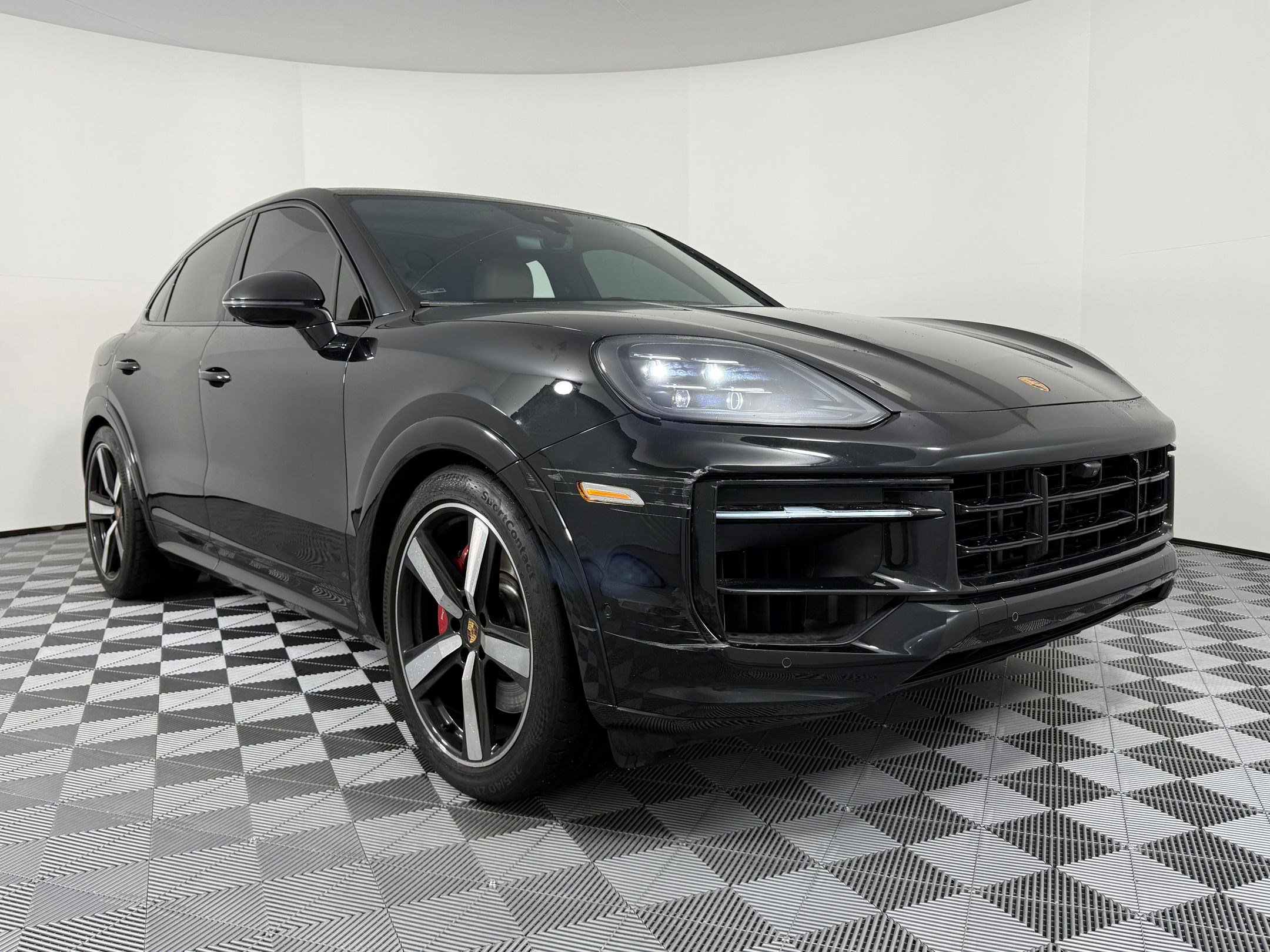 Used 2025 Porsche Cayenne GTS image 7