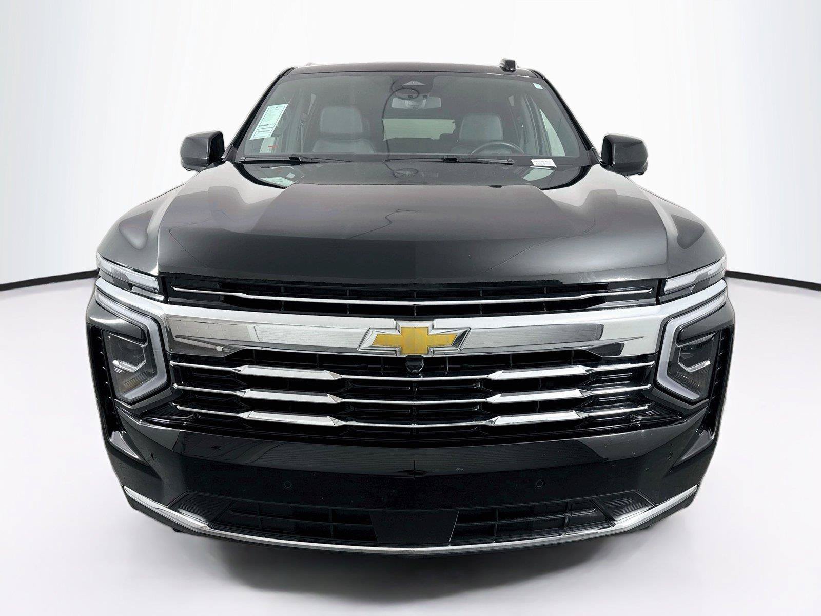 Used 2025 Chevrolet Suburban LT AWD/4WD image 9