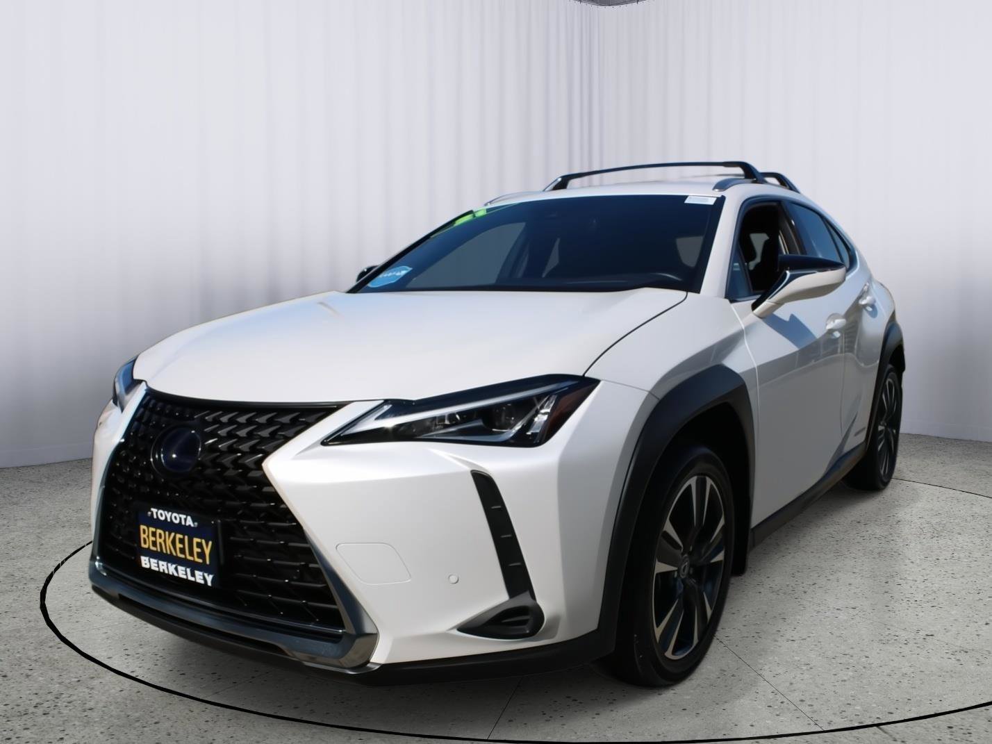 Used 2021 Lexus UX 250h w/ Accessory Package (Z2) AWD/4WD image 4