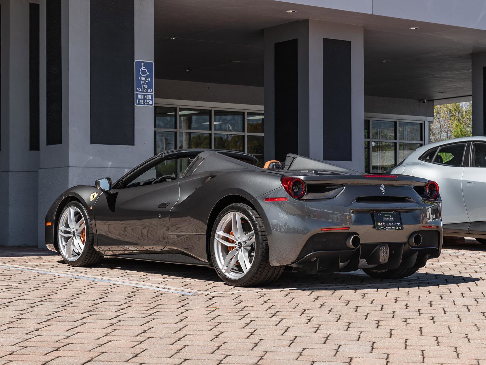 Used 2018 Ferrari 488 Spider image 45