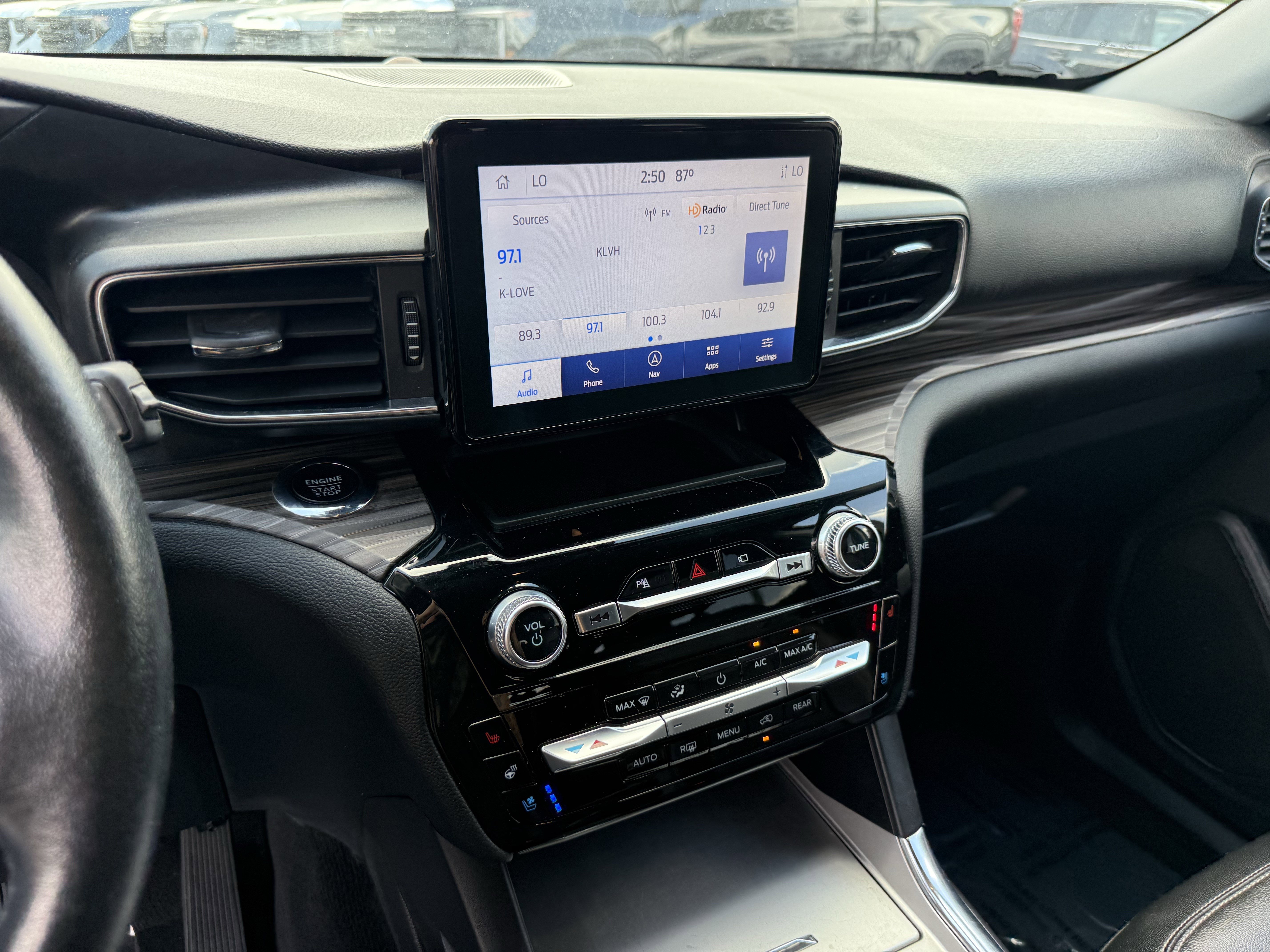 Used 2022 Ford Explorer Limited image 19