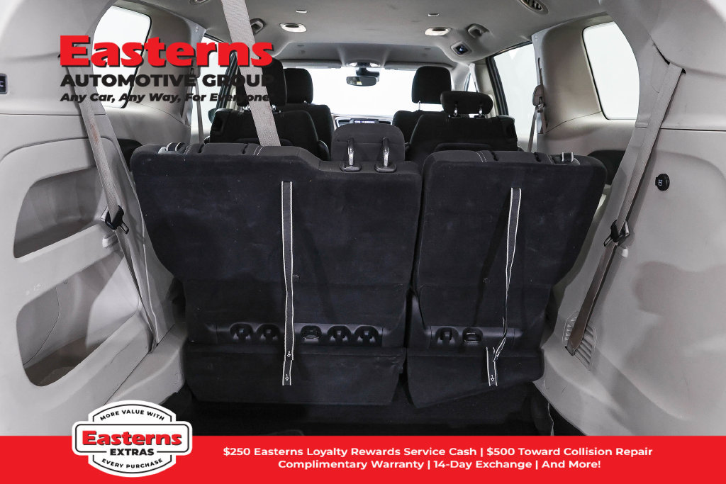 Used 2023 Chrysler Voyager LX FWD image 10