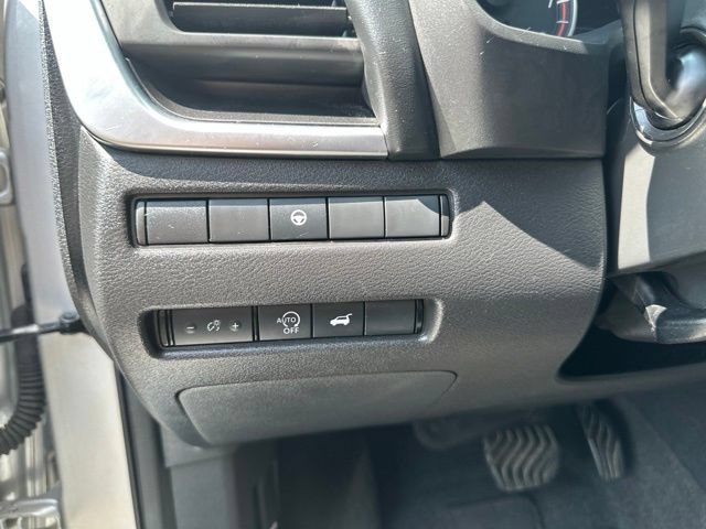 Used 2024 Nissan Rogue SV AWD/4WD image 16