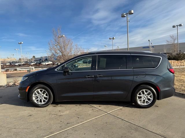 Used 2021 Chrysler Pacifica Touring-L image 25