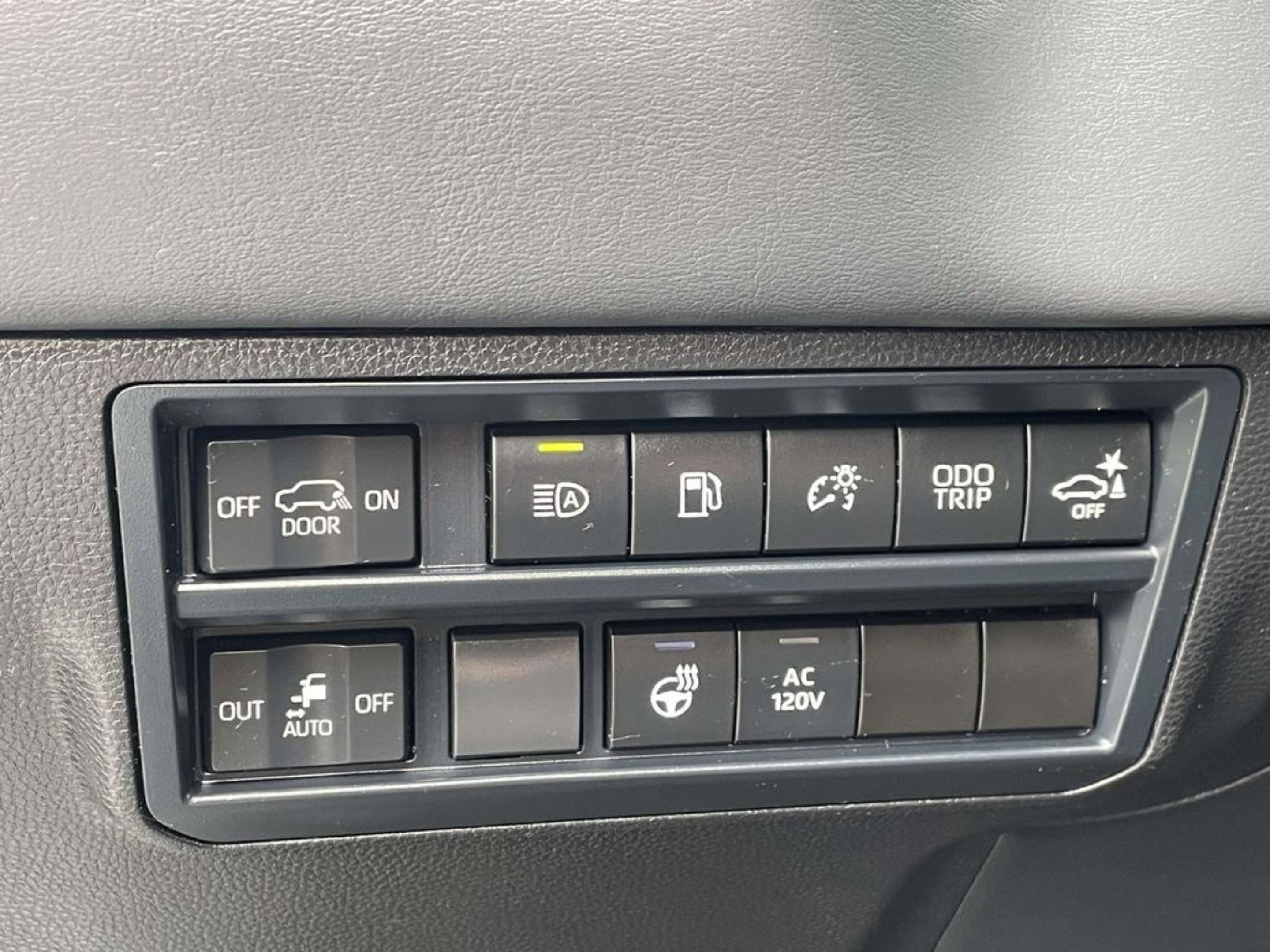 Used 2024 Toyota Sequoia Platinum RWD image 22