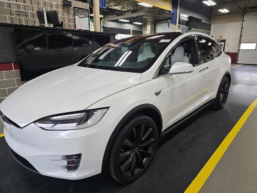 Used 2017 Tesla Model X 75D image 1