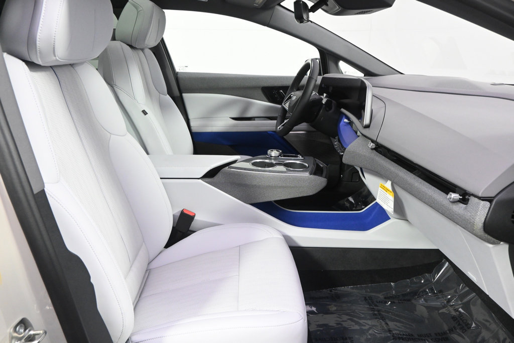 New 2027 Cadillac Optiq Premium Luxury w/ LPO, Floor Liner Package AWD/4WD image 16